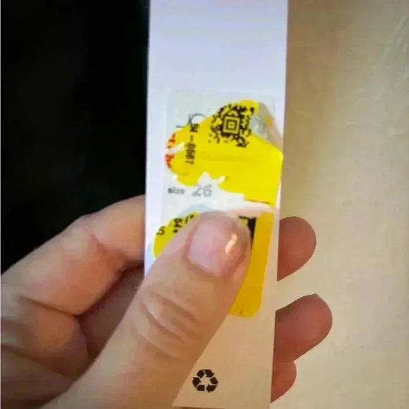 THE HONOR
HIGH RISE STRAIGHT ANKLE‎ // VEGAN LEATHER // BLACK - Picture 3 of 9